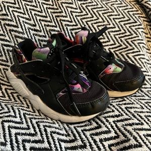 Nike | Huarache Run | Little Girls | 11